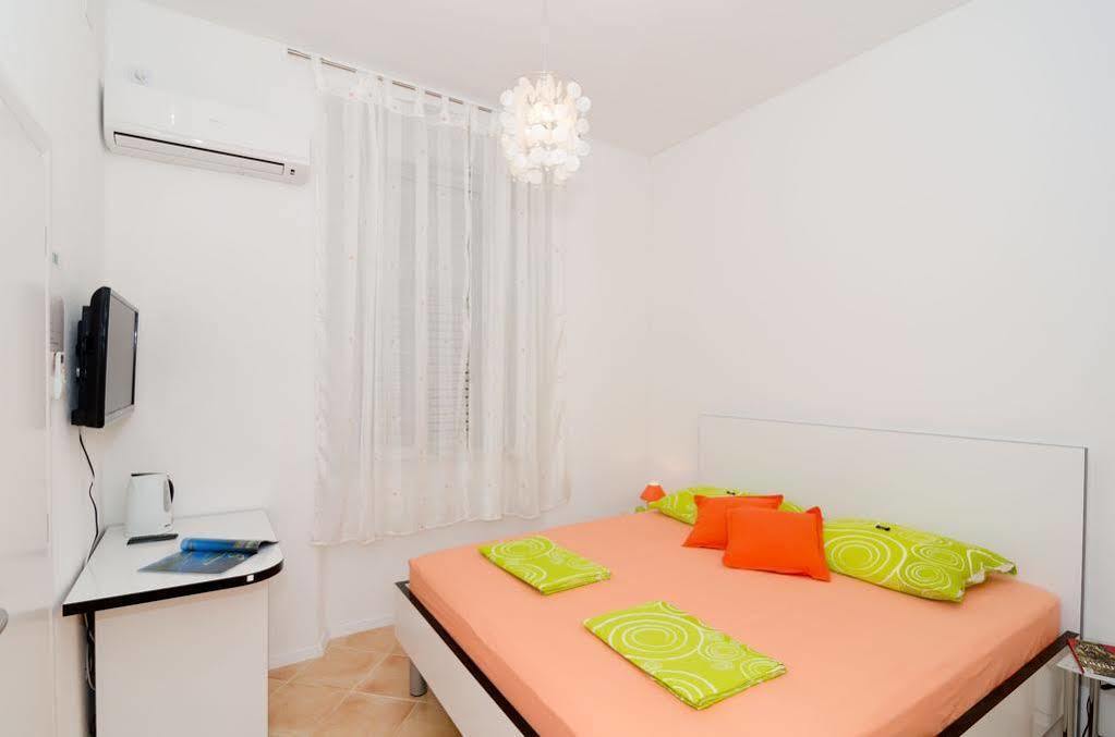 Guest House Cinema Close To Port دوبروفينك المظهر الخارجي الصورة